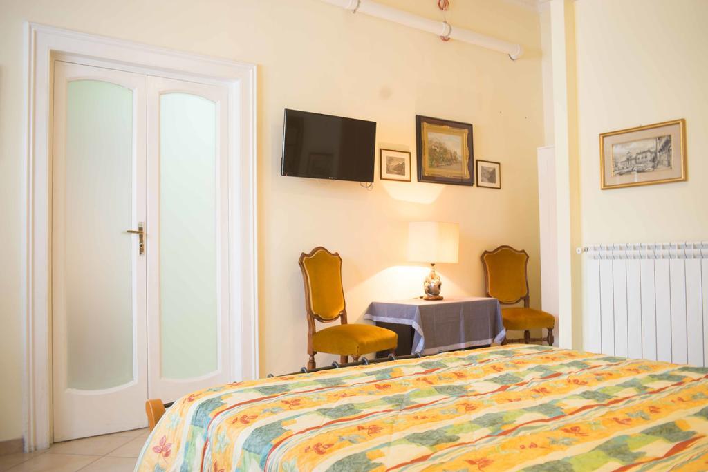 B&B Graziani Relais Napels Buitenkant foto