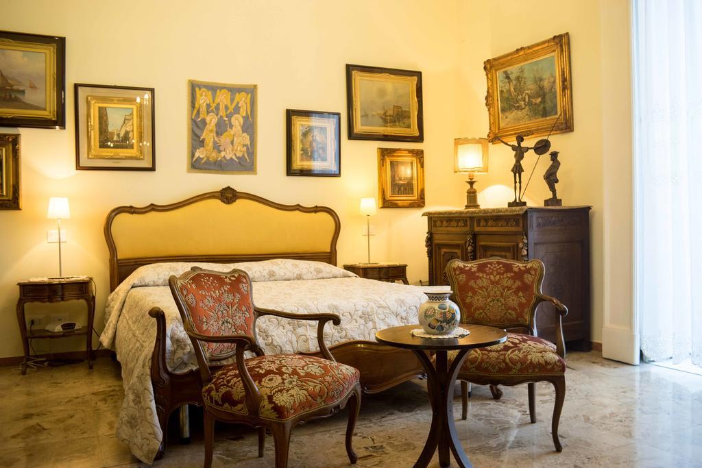 B&B Graziani Relais Napels Buitenkant foto
