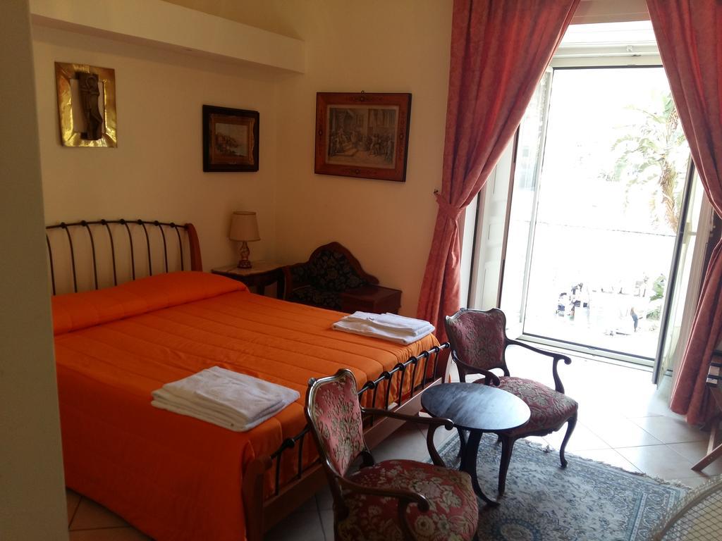B&B Graziani Relais Napels Buitenkant foto
