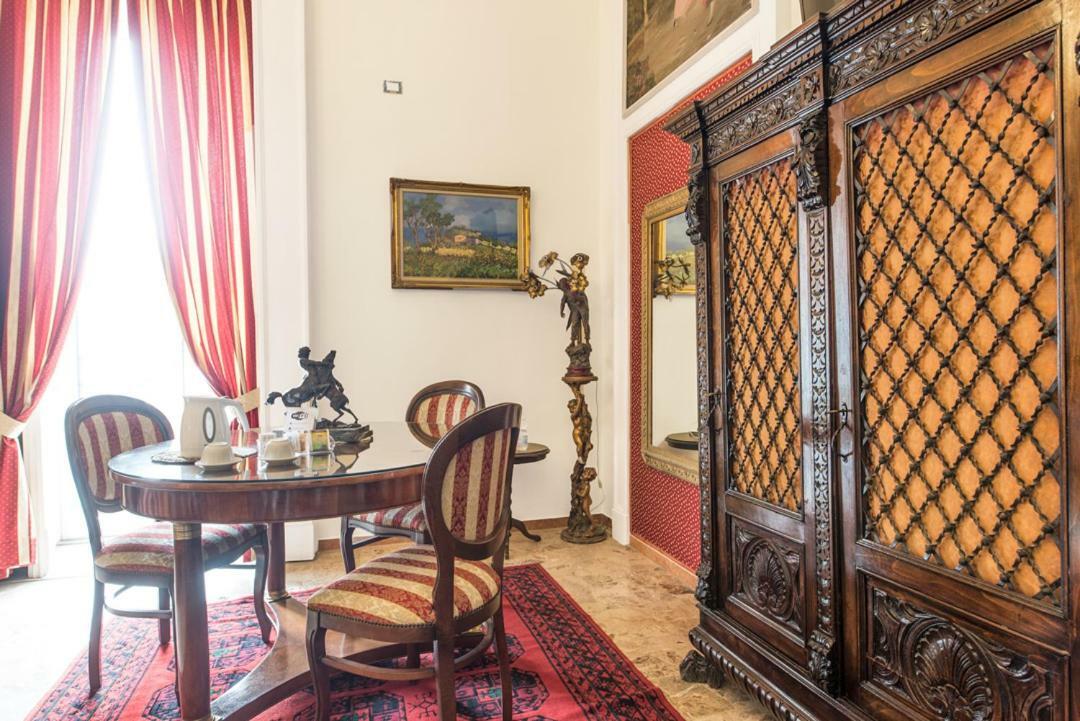 B&B Graziani Relais Napels Buitenkant foto