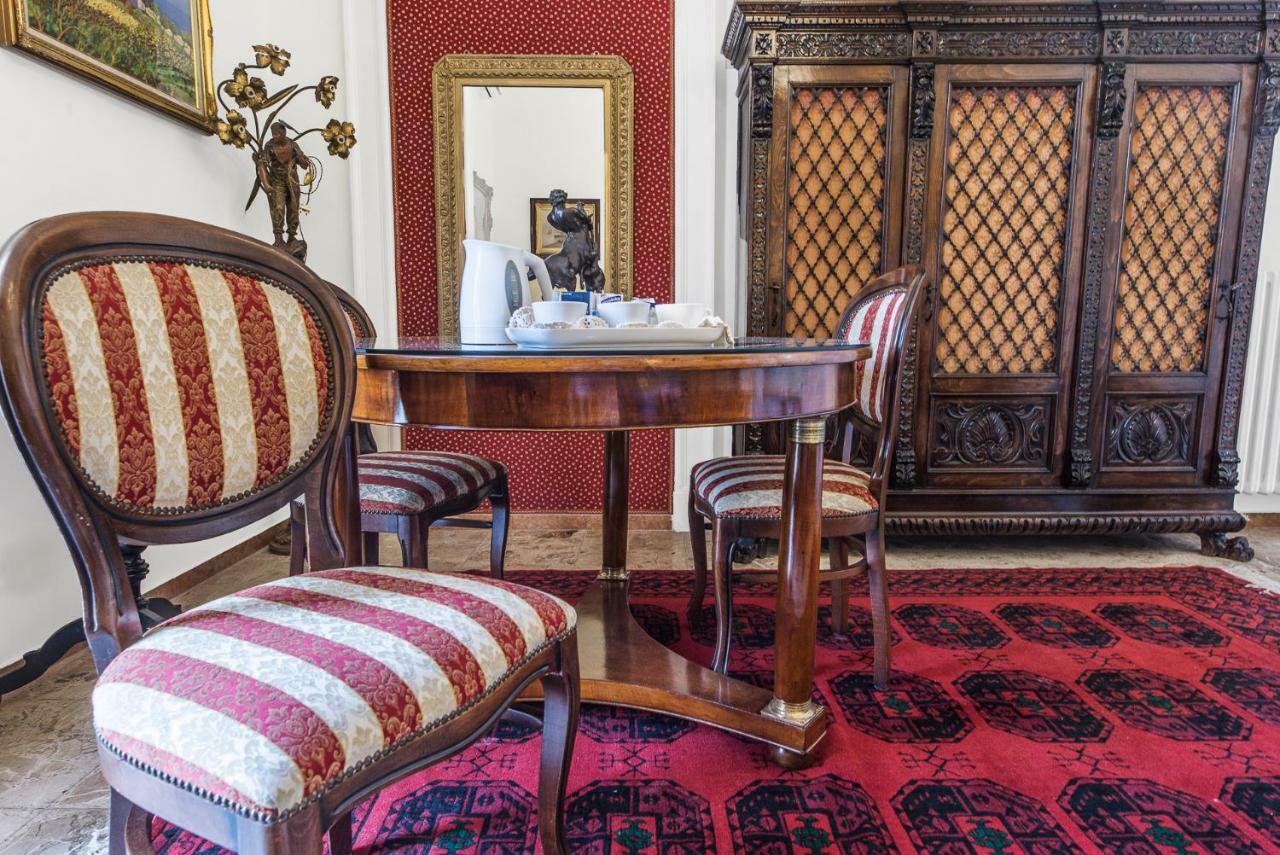 B&B Graziani Relais Napels Buitenkant foto
