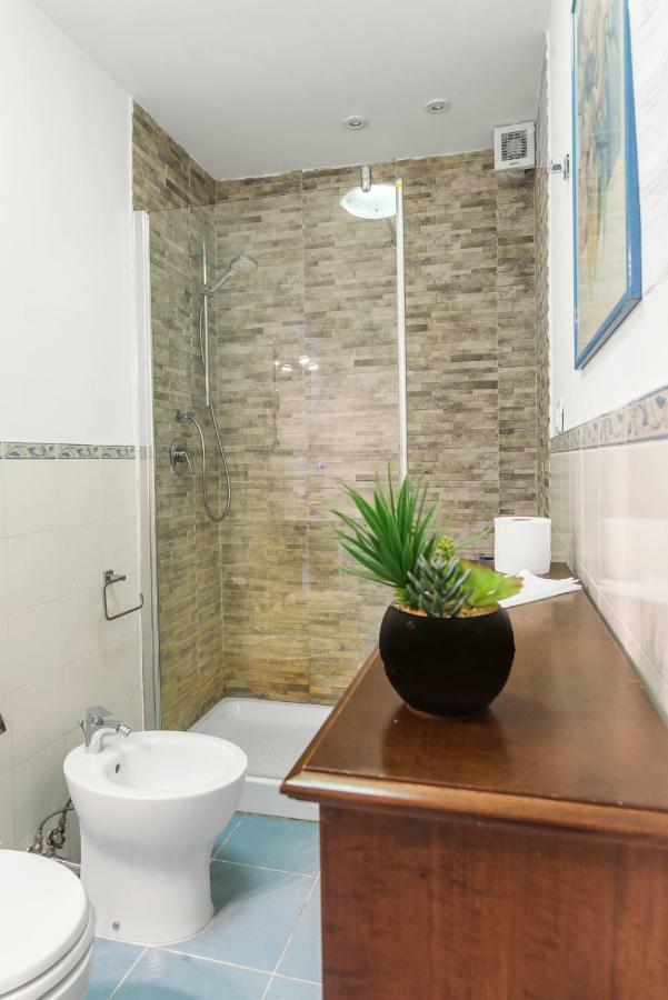 B&B Graziani Relais Napels Buitenkant foto