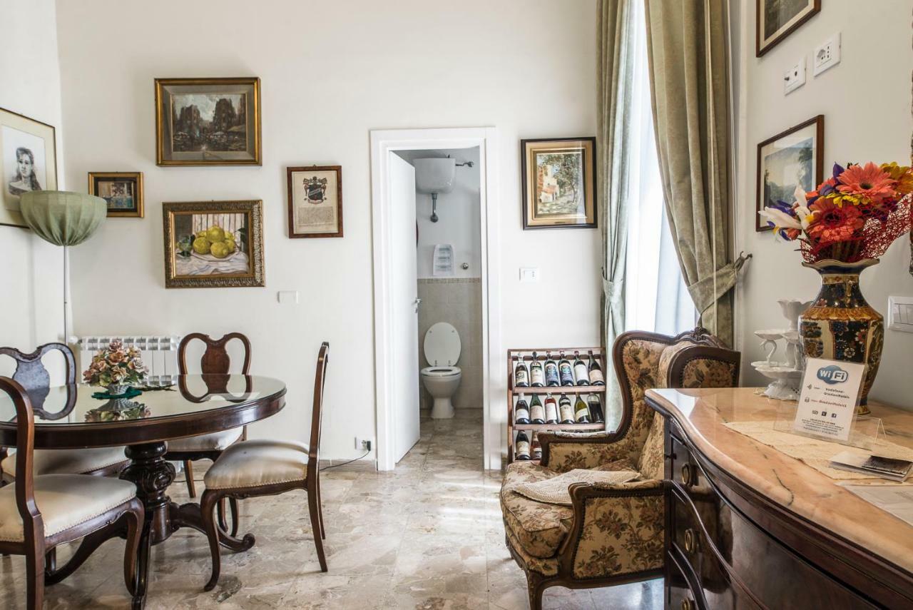 B&B Graziani Relais Napels Buitenkant foto