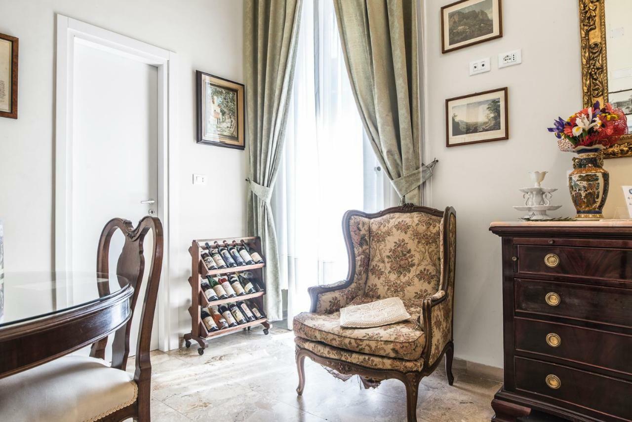 B&B Graziani Relais Napels Buitenkant foto